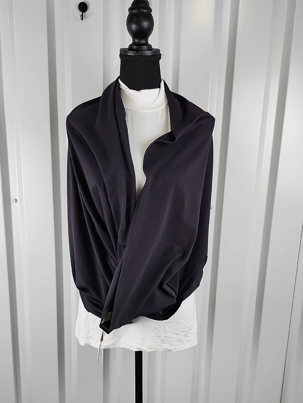 lululemon athletica Vinyasa Wrap Scarf Black Rulu Size 56x28 NWT Adjustable Soft